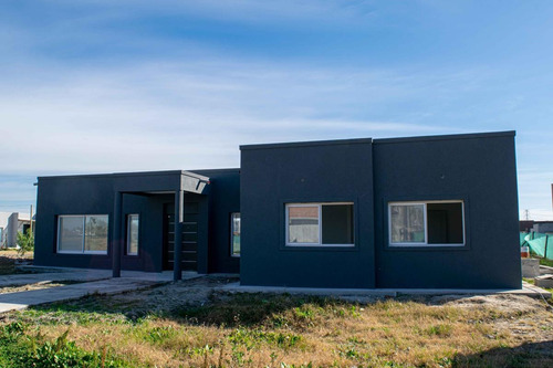 Imagen 1 de 8 de Casa - La Pista
