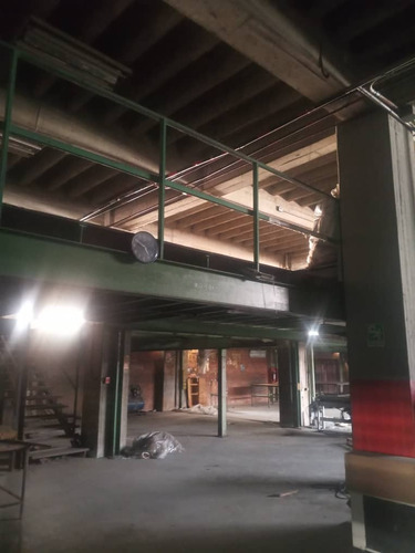 (#7001) Piso Industrial De 1.780 M2 En Caricuao