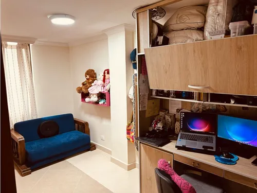 Vendo Apartamento En Laureles Medellín En Edificio De 185 M², Piso 1
