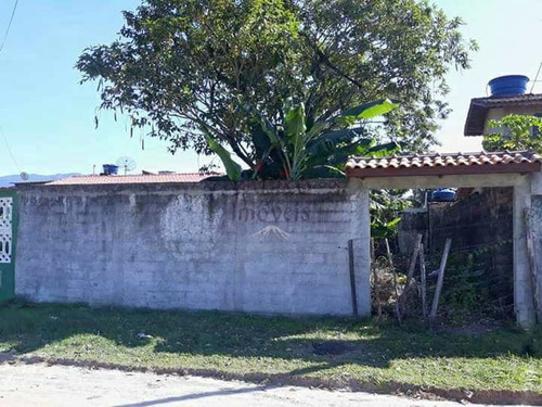Imagem 1 de 3 de Terreno No Bairro Da Vista Alegre, A 800 Metros Da Praia. - V601