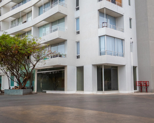 Excelente Oportunidad Comercial Local, Esquina Estratégica.