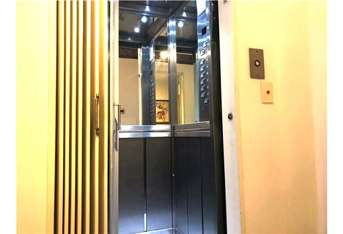 ! Vendo Depto. Amplio Con Dependencia Y Cochera Excelente Oportunidad ¡