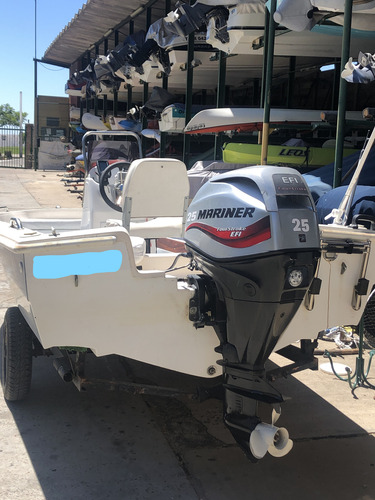 Lancha Pescadora Ligera Sin Motor