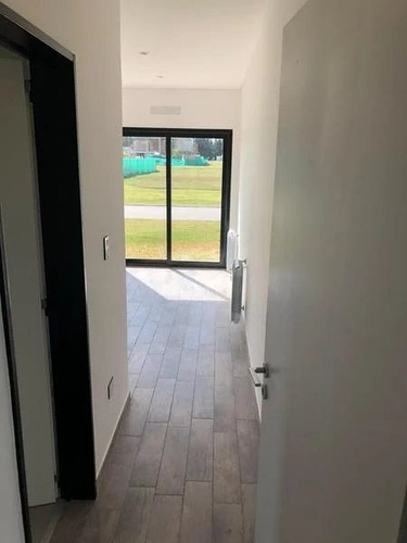 Imagen 24 de 30 de Magnifica Casa En Venta De 4 Ambientes En Barrio Santa Inés - Canning