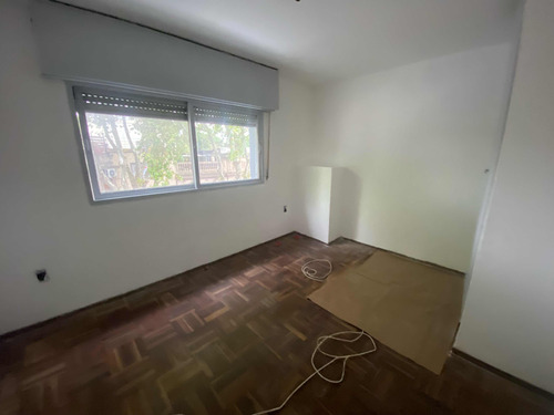 Casa Tipo Apartamento De Altos 3 Dormitorios Con Azotea