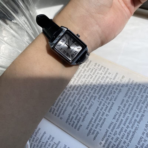 Reloj Casio Ltp-v007l-7b1 G-shock, Correa De Piel Para Mujer