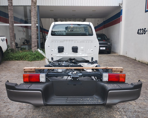 Toyota Hilux 2.8 D-4d Turbo Diesel Chassi 4x4 Manual