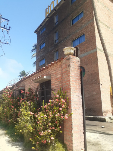 Se Vende Hotel Tucacas & Spa Boca De Aroa, Falcon. Operativo