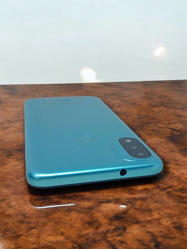 Celular Motorola Moto E20 Azul 2gb Ram 32gb Rom Libre Coastal Blue (Reacondicionado)