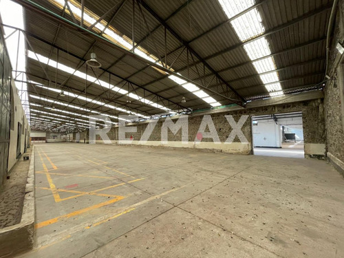 Renta De Nave Industrial De 10,000 M2