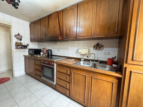 Venta De Apartamento En Las Acacias, Avenida Victoria