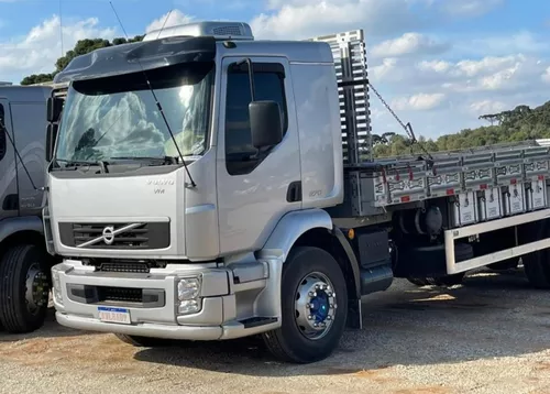 VOLVO VM 260  Caminhão de madeira, Corsa rebaixado, Caminhão arqueado