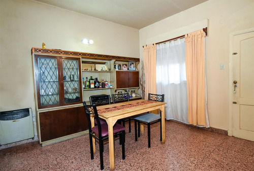 Casa 4 Ambientes En Venta, Monte Grande