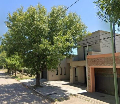 Casa En Venta - 4 Dormitorios 2 Baños - 469mts2 - Suipacha