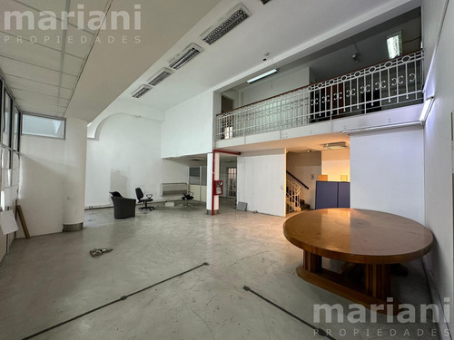 Alq - Local De 2.500m2 En 3 Plantas - Av. Belgrano 900