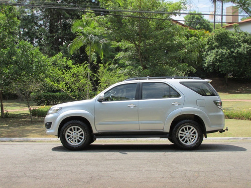 Toyota Hilux Sw4 2.7 Sr 4x2 Flex 4p Automático 2014