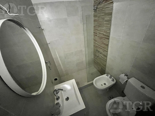 Venta Departamento 2 Ambientes Con Cochera Apto Credito En V. Luzuriaga