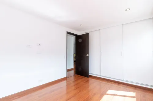 Apartamento En Venta En Granada. Cod V23452