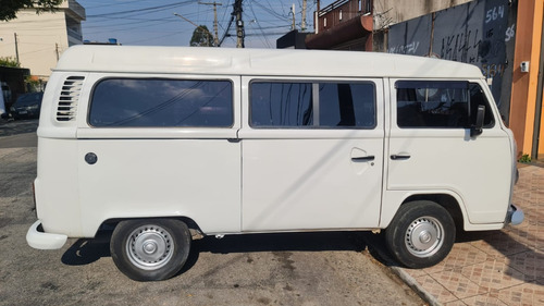 Volkswagen Kombi 1.4 Standard Total Flex 3p