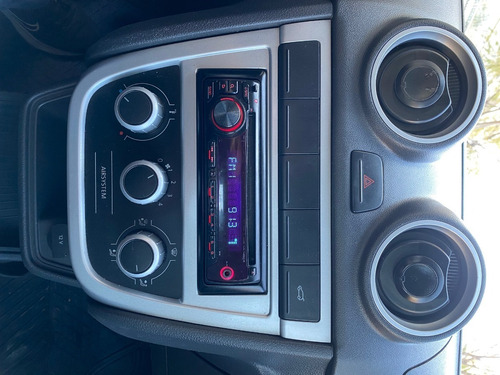 Imagen 4 de 8 de Volkswagen Gol Power 1.6 5puertas