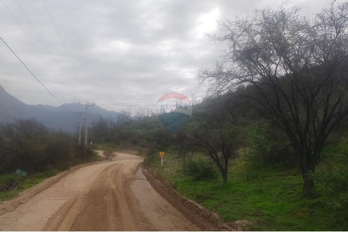 Terreno De 7,104 M2 En Oasis De La Campana