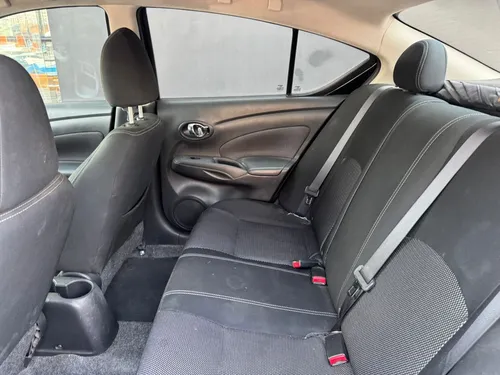 Nissan Versa Advance