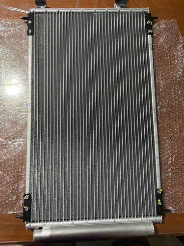 Imagen 2 de 4 de Radiador Toyota Corolla 1.8xei Mod 2015