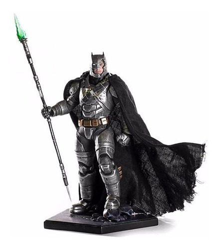 Battle Damaged Armored Batman 1/10 Art Scale Iron Studios