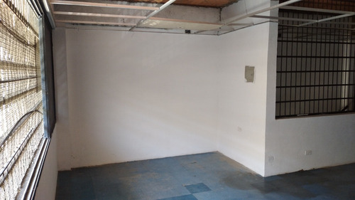 Local Comercial En Alquiler Calle Petion Con Av. Bermúdez Cumaná Sucre Venezuela