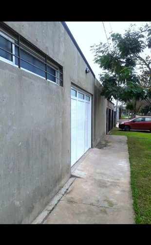 Casa En Venta - 2 Dormitorios 1 Baño - Cochera - 182mts2 - Santa Fe De La Vera Cruz