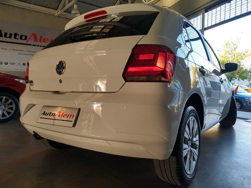Imagen 8 de 15 de Volkswagen Gol Trend Trendline 1.6 Modelo 2020