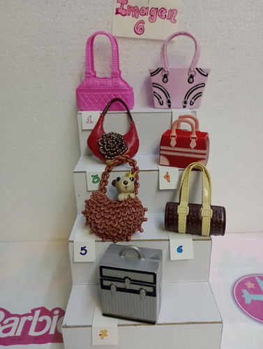 Barbie Muñeca Accesorios Bolsos Bolsas Maleta Mochila (Usado)