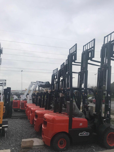 Imagen 3 de 3 de Autoelevador Wecan 2.5 T-torre Triple 4.5 Mts Alt. Container
