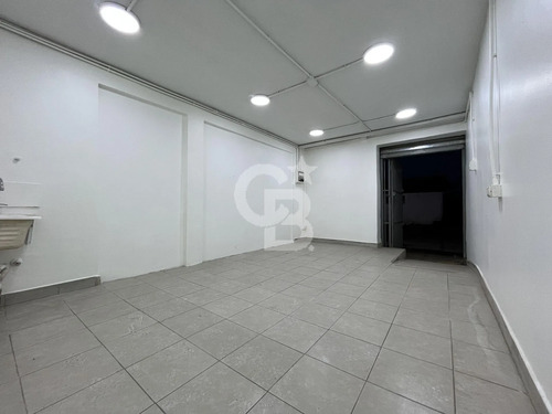 Local Comercial, Iluminación, Ubicación Y Conectividad