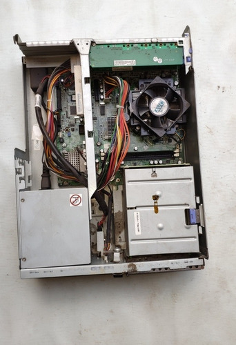 Servidor Torre Ibm Pentium 4 -3.20 Ghz 1 G Hd 80 G Terminal (Usado)