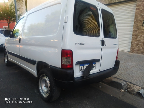 Imagen 16 de 18 de Peugeot Partner 2016 1.4 Furgon Confort