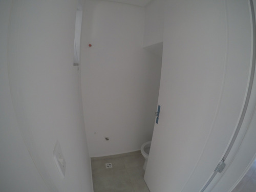 Sobrado No Bairro Fortaleza Alta, Casa 04, Com 02 Dormitórios, Banheiro Social, Cozinha, Sala De Estar E Jantar, Lavabo, Área De Serviço, Sacada, 01 Vaga De Garagem, Churrasqueira, Laje, Com Área Con