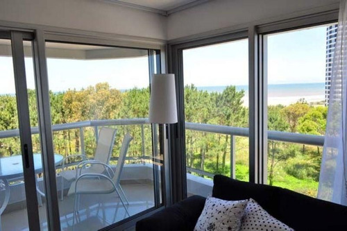 Apartamento En Venta De 2 Dormitorios En Playa Brava