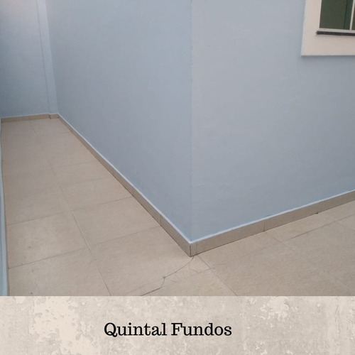 Apartamento 02 Qts Com Suíte E Quintal!
