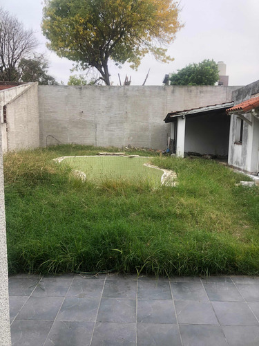 Casa En Venta 4 Ambientes Con Jardín Amplio, Pileta Y Cochera