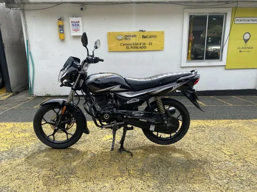 Bajaj Platino 125 2023