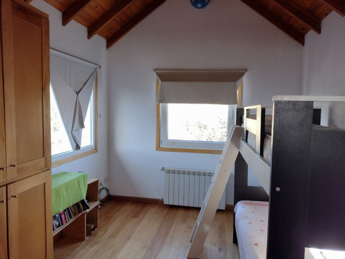 Venta Establecimiento Productivo De Bodega De Vino Artesanal + Vivienda, En Ph. Maquinarias Incluidas. A 15 Km De San Carlos De Bariloche