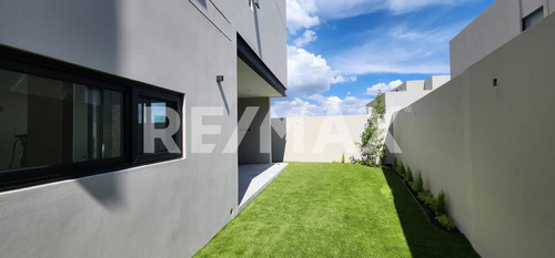 Casa En Venta En Condominio El Campanario Norte