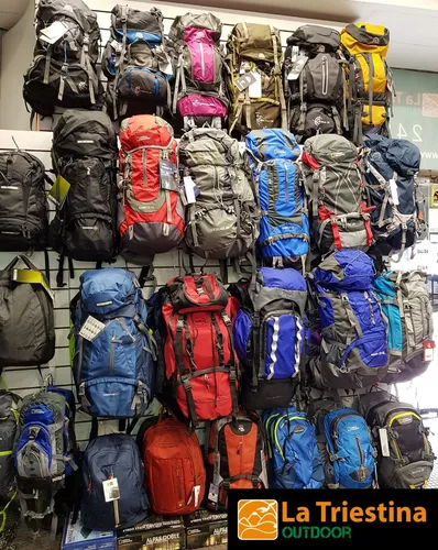 Outdoor.Net - Mochilas Austin 25-30-35 Litros - National Geographic  Diseñadas para trekking y senderismo, mira todo lo que tienen: 🔸Bolsillo  frontal con cierre. 🔸Compartimiento inferior independiente con cierre.  🔸Bolsillos laterales de red.