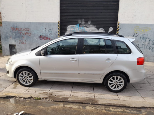 Imagen 5 de 18 de Volkswagen Suran Highline I-motion 2013