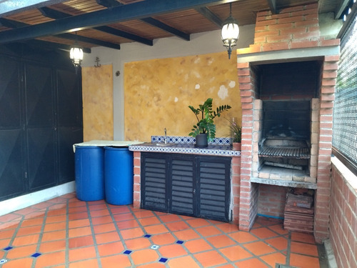 Imagen 19 de 26 de Townhouse Remodelado En Nueva Casarapa