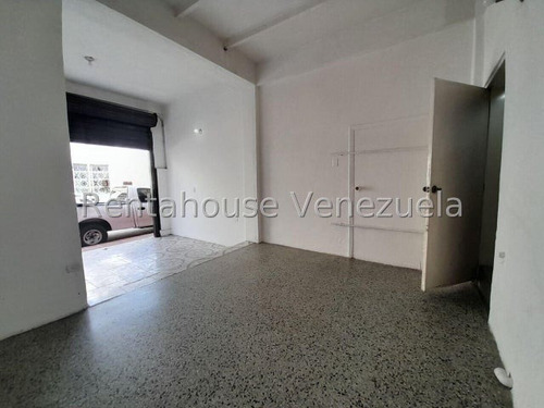 Local Comercial En Alquiler En Barquisimeto Zona Centro Posee 30m2 Con Santamaria Y Todo Lo Basico! Cod 25 6543 Comunicate Soy Gabi Irastorza