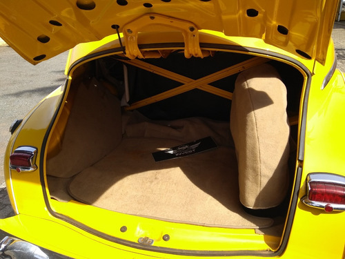 Imagem 6 de 13 de Plymouth 1947 - Amarelo 4 Portas - Funcionando