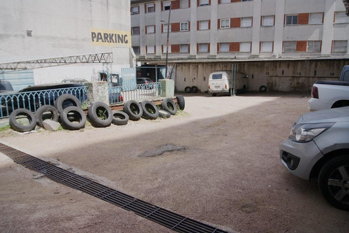 Tres Padrones: Parking, Local Y Apartamento