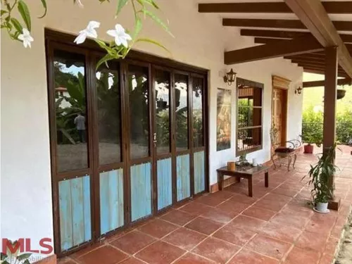 Hermosa Casa Campestre Estilo Colonial(mls#240873)